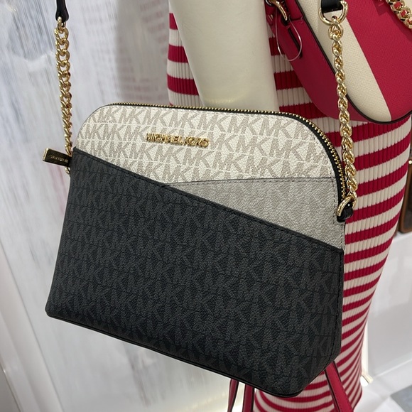 MICHAEL KORS
Jet Set Travel Medium Color-Block Signature Logo Dome Crossbody Bag - Picture 7 of 16